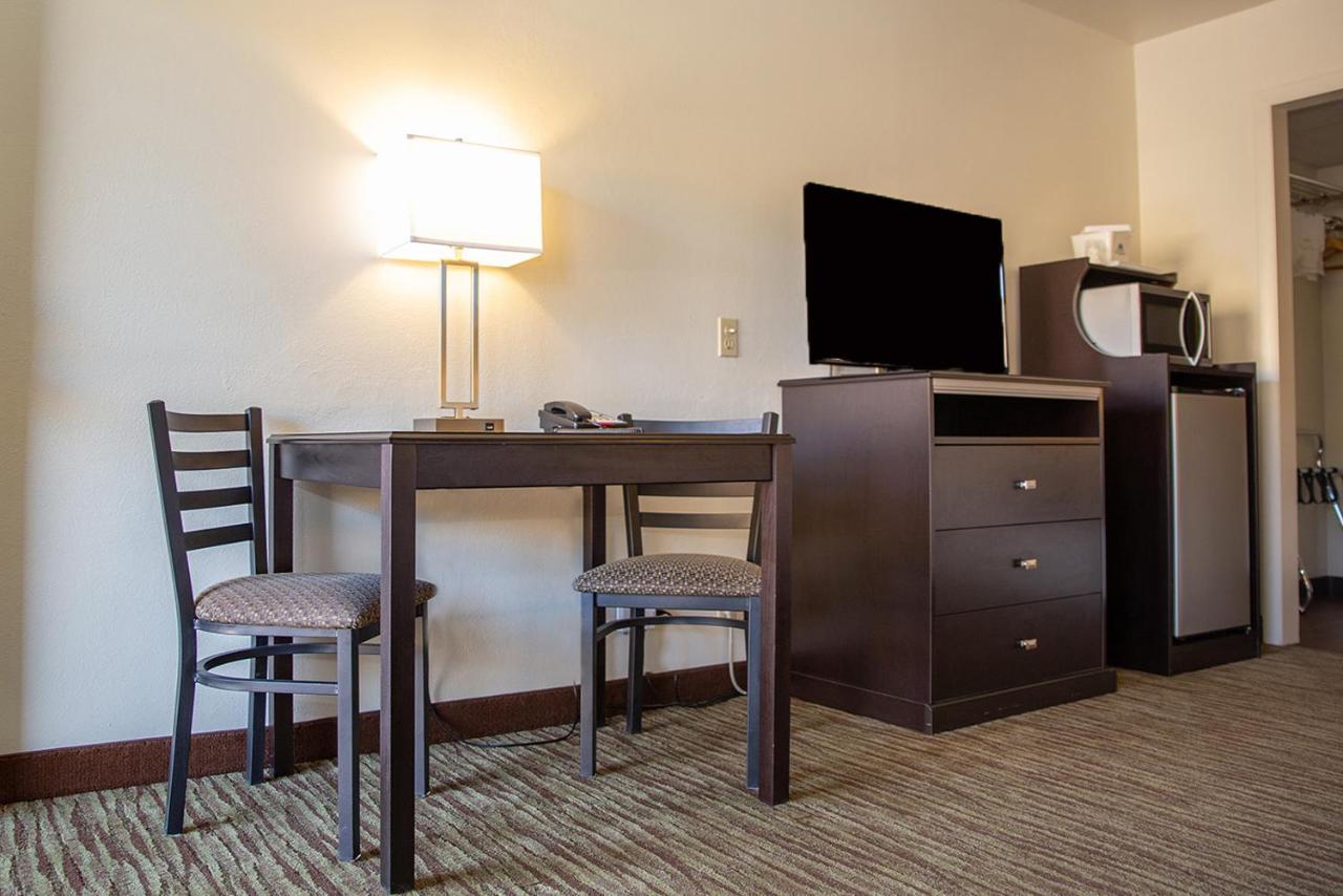 King Room - Non-Smoking,753122273:JPEG