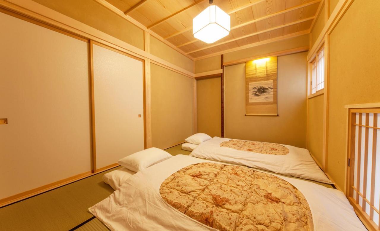 Japanese-Style Family Room,758514742:JPEG