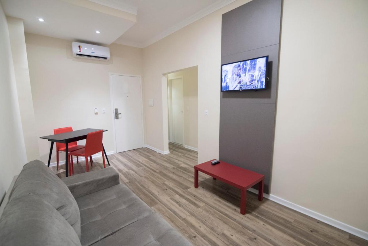 Quarto Triplo Master (3 Camas de Solteiro)
