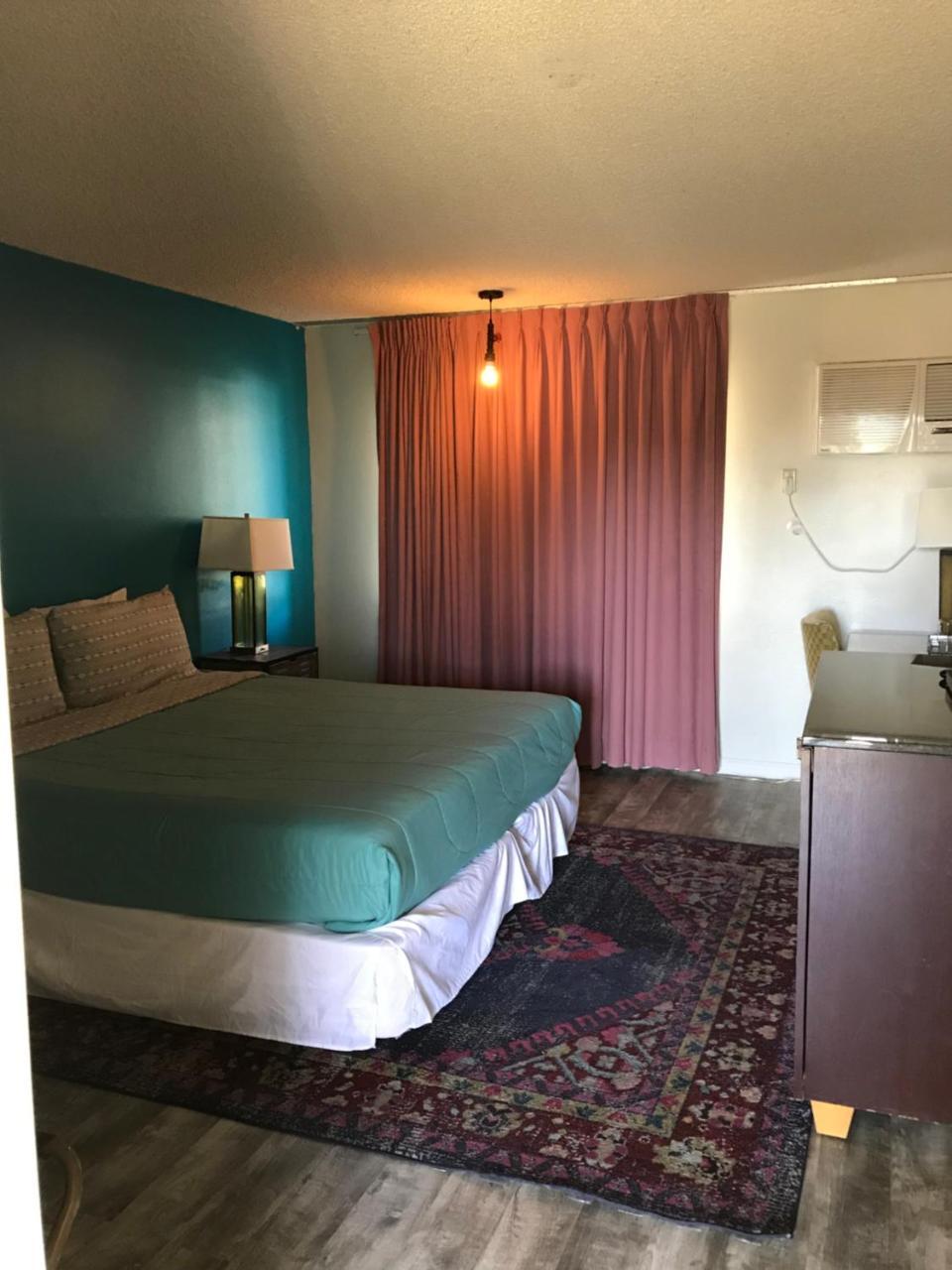 King Room with Mountain View