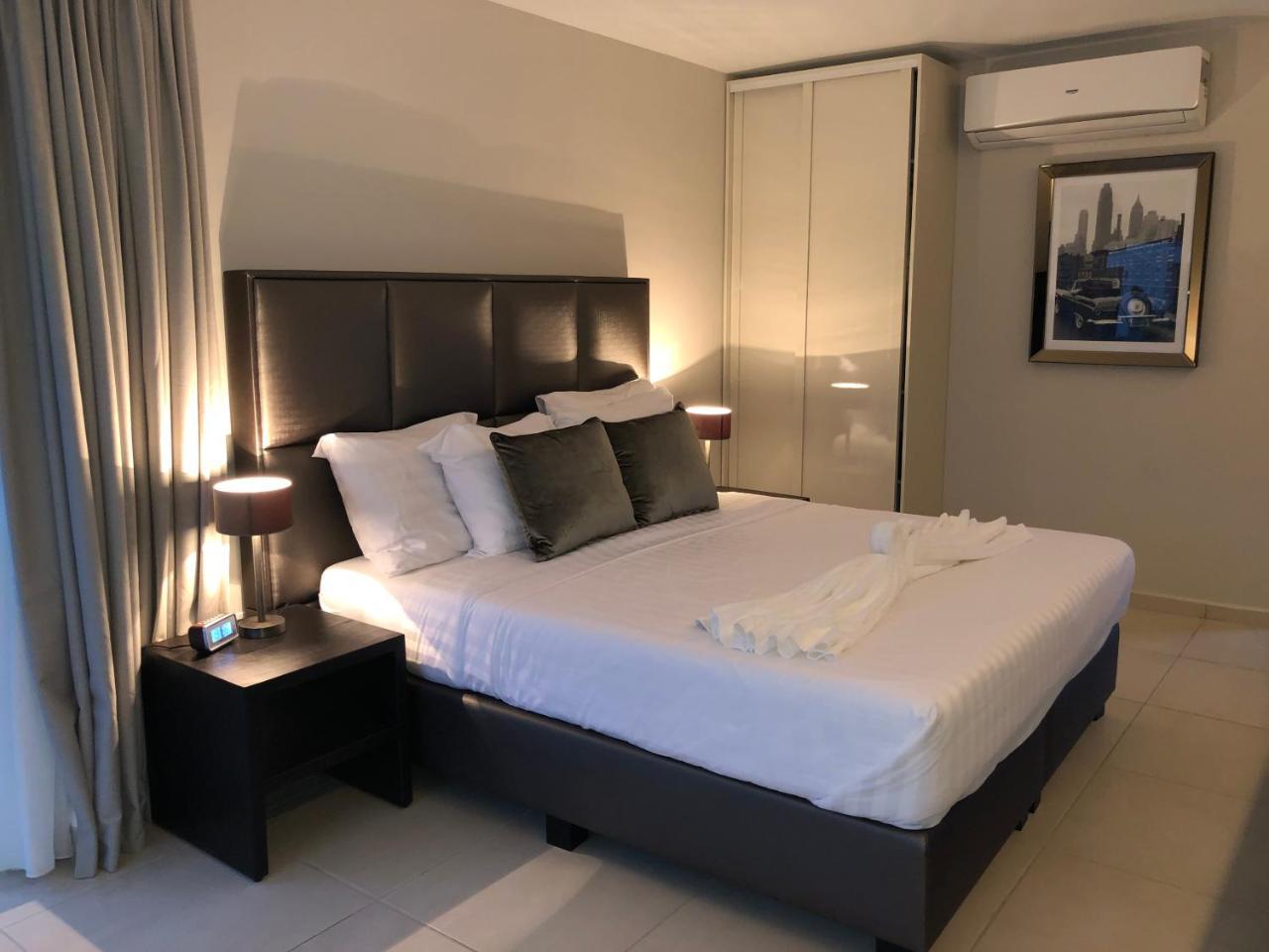 Kamer met Kingsize Bed