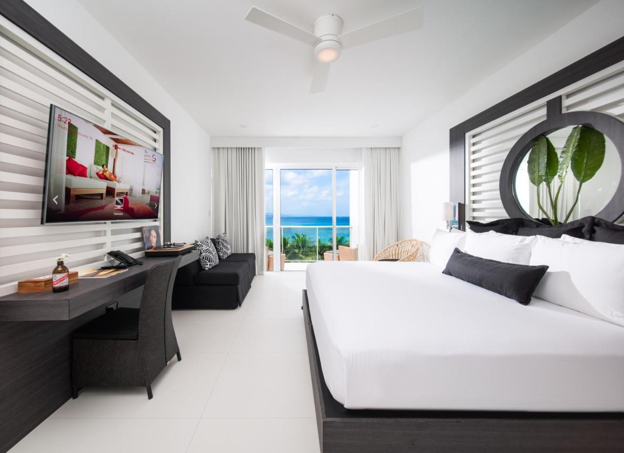 Sky Suite mit Kingsize-Bett und Meerblick