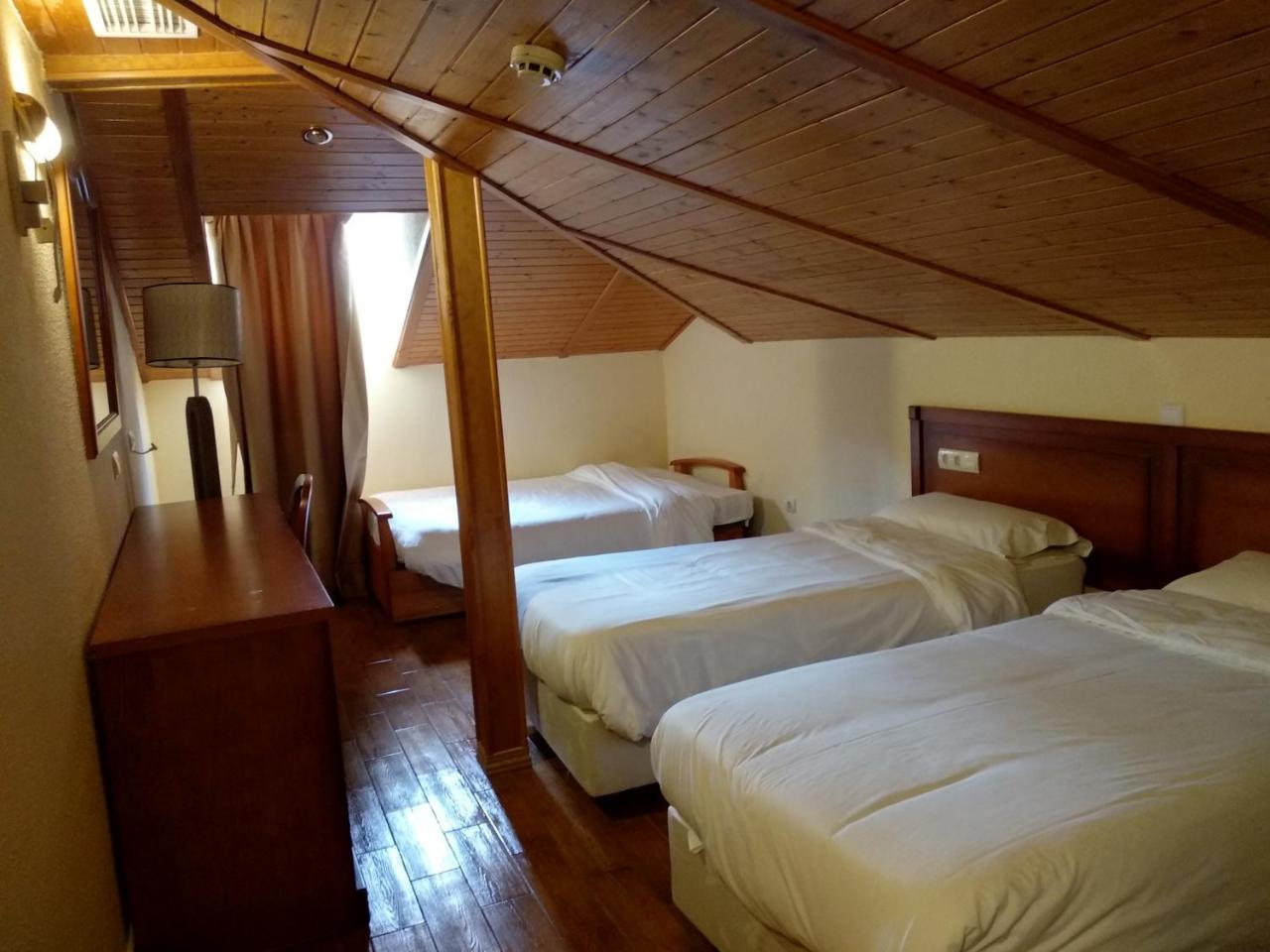 Twin Room,761400322:JPEG