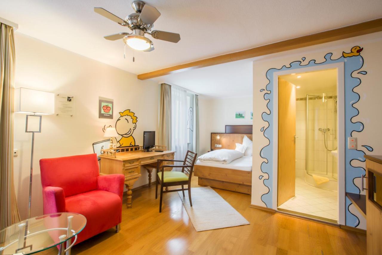 Single Room,761852107:JPEG