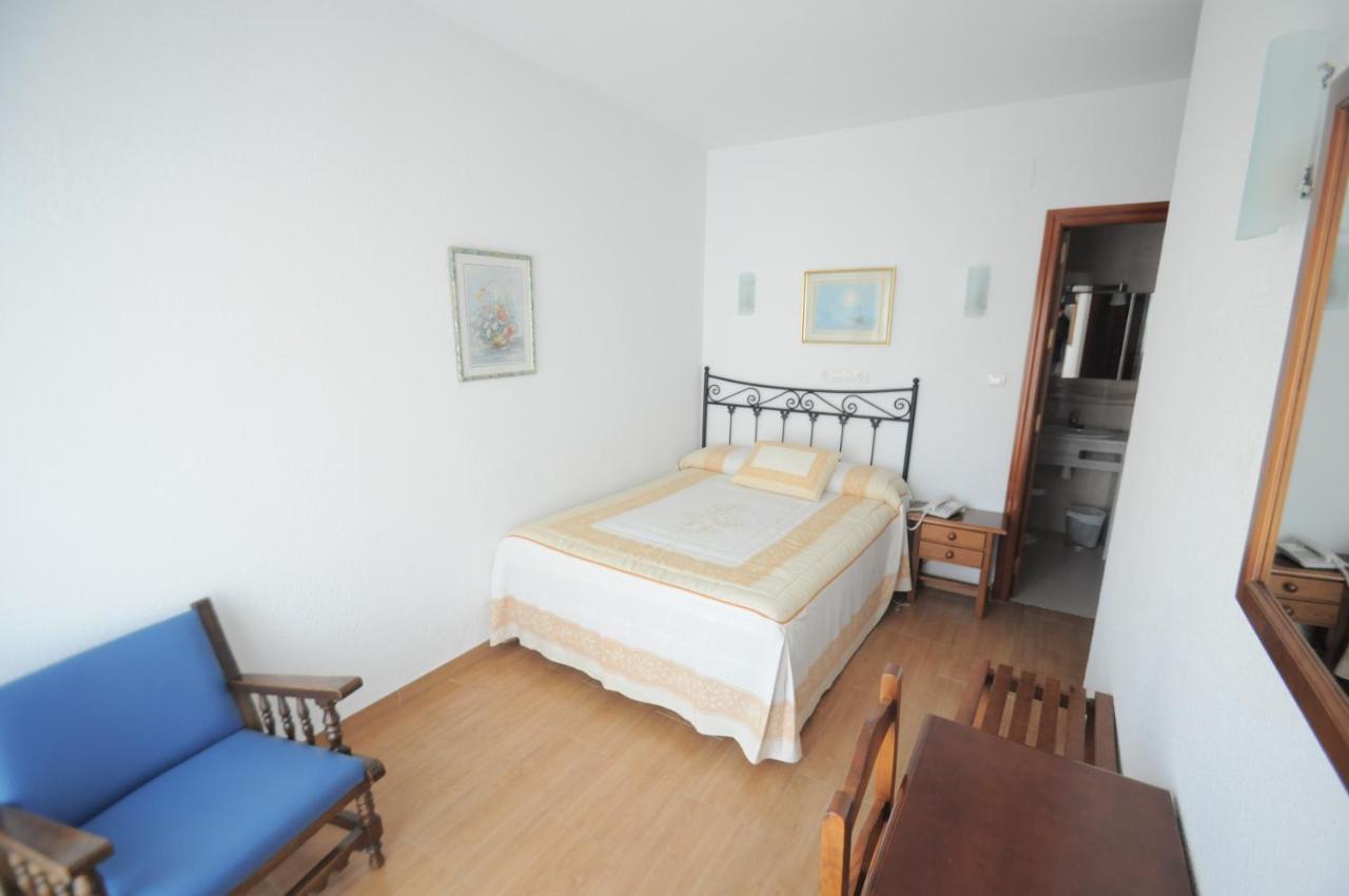 Single Room,763124962:JPEG