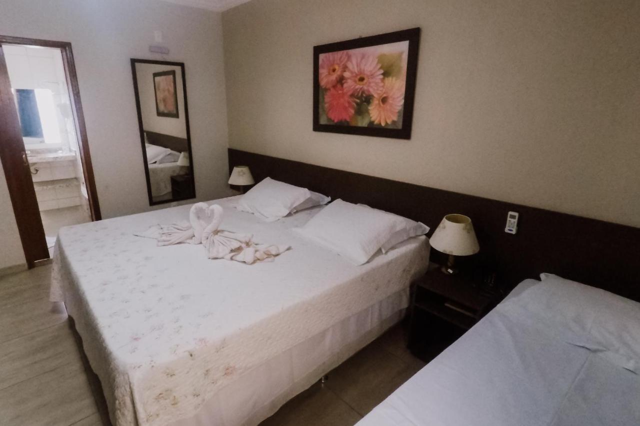 Quarto com Cama de Casal ou 2 de Solteiro