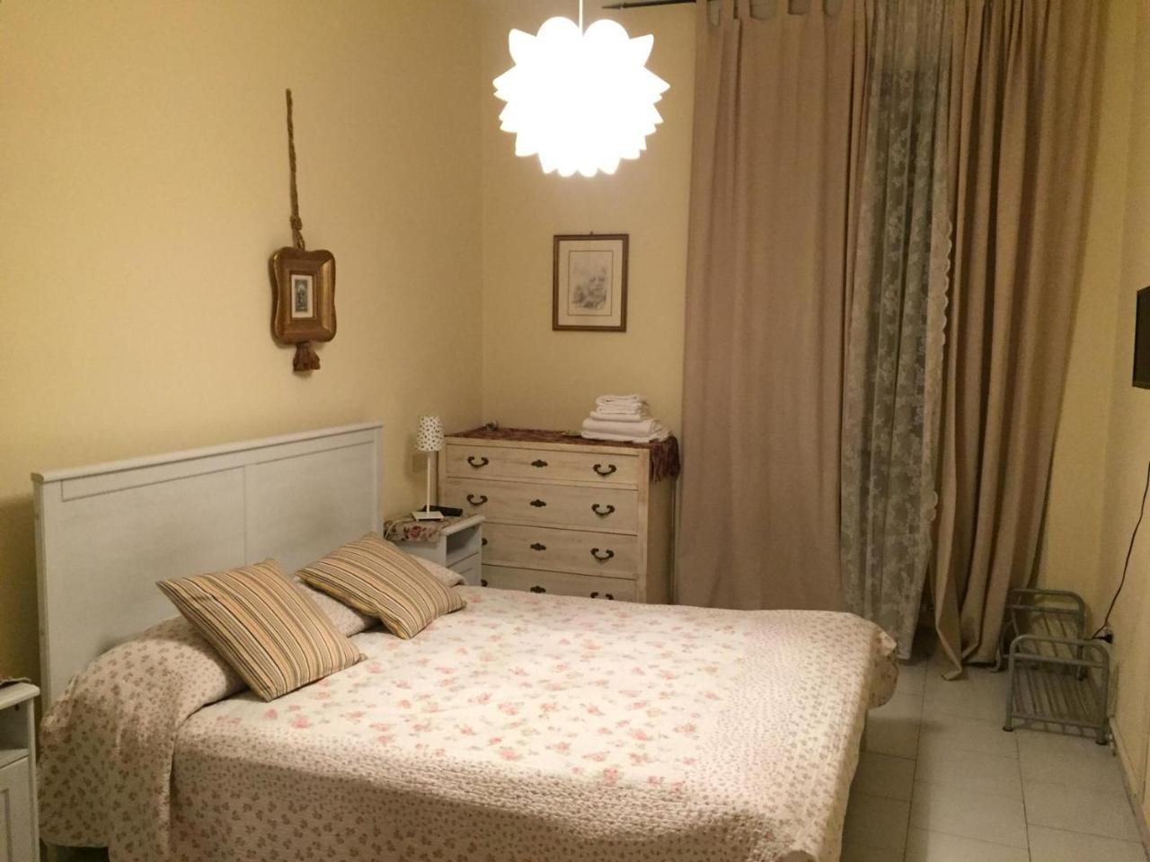 Single Room with Private External Bathroom,993042655:JPEG