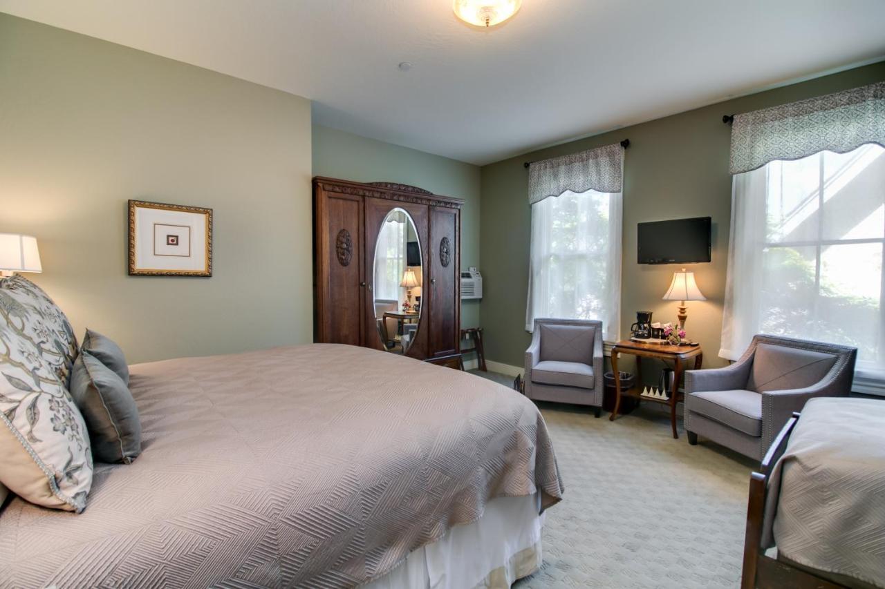 Comfort Triple Room with Shower