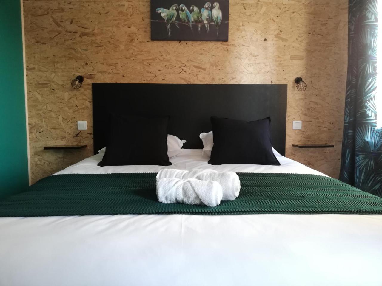 Double Room with Pool View,769249774:JPEG