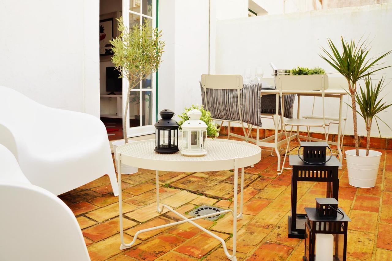 One-Bedroom Apartment with Terrace and Balcony,769469725:JPEG