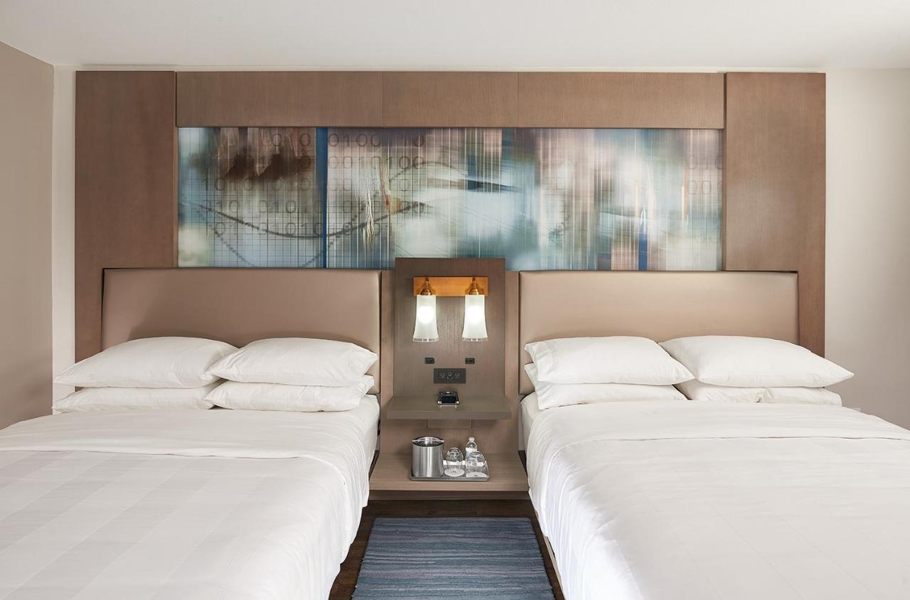Two Queen Beds, Floors 2-7