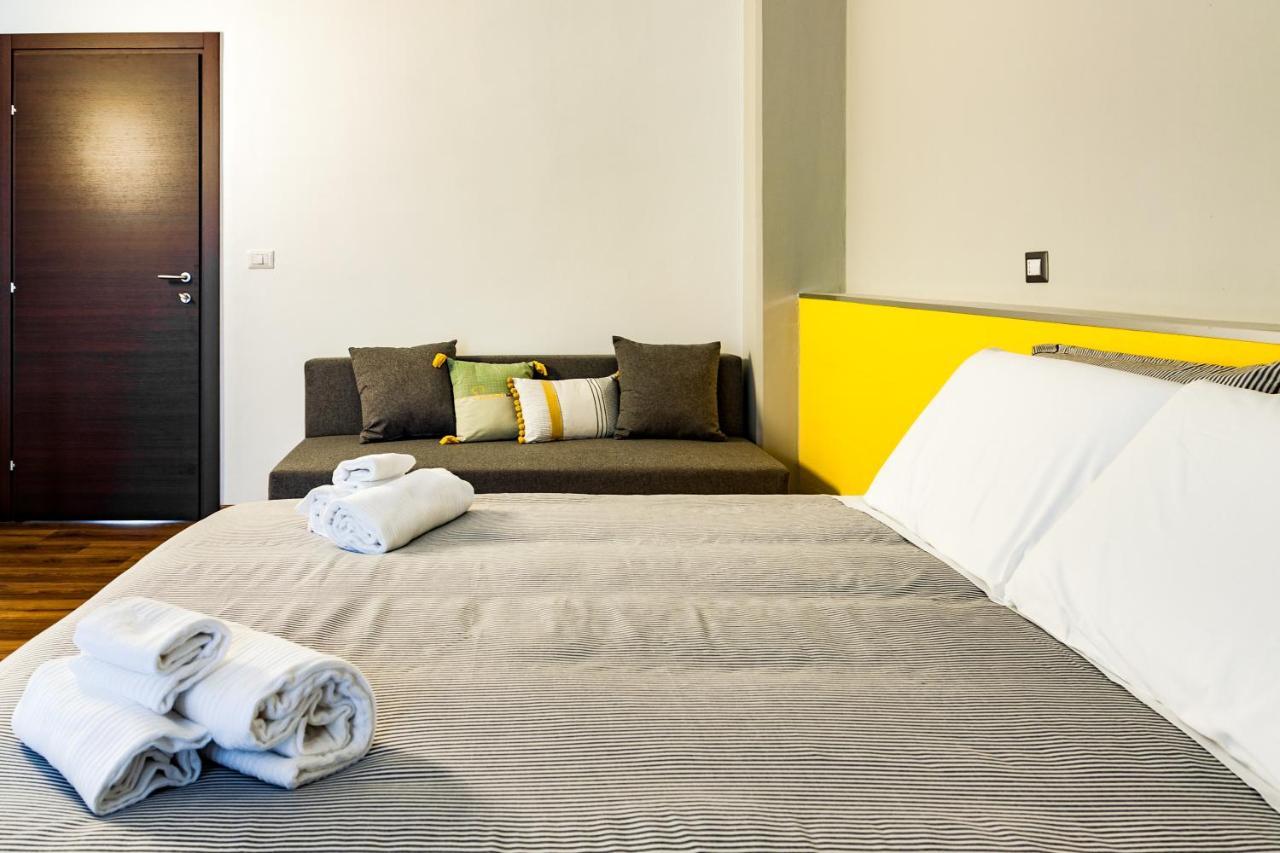 Doppel-/Zweibettzimmer mit Balkon