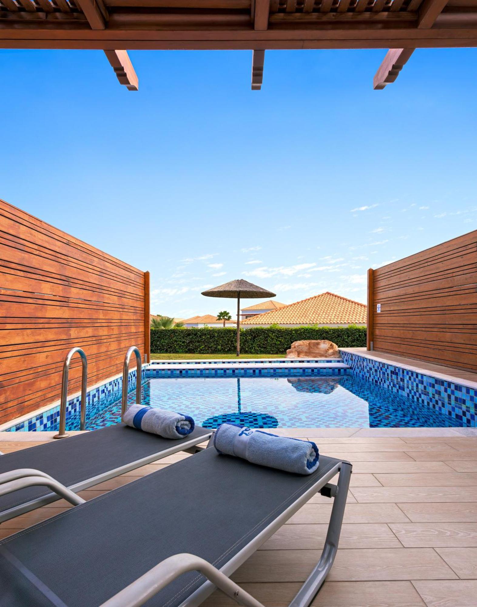 Bungalow mit privatem Pool (nur Erwachsene)