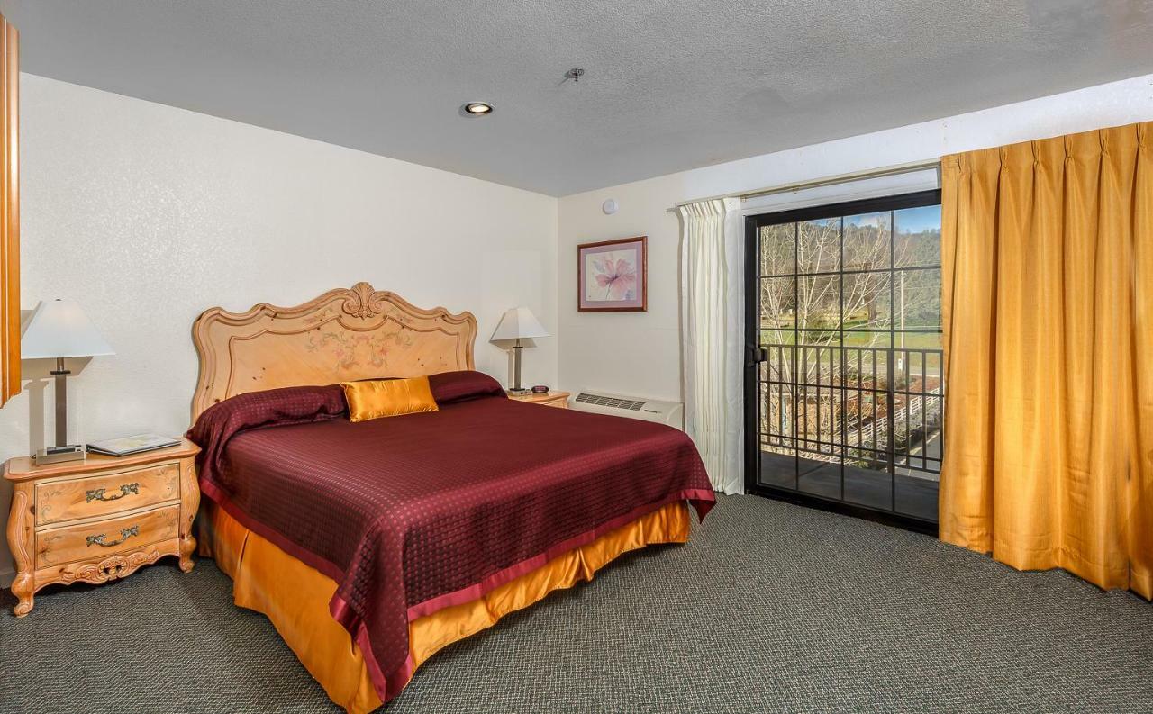 King Room with Spa Bath