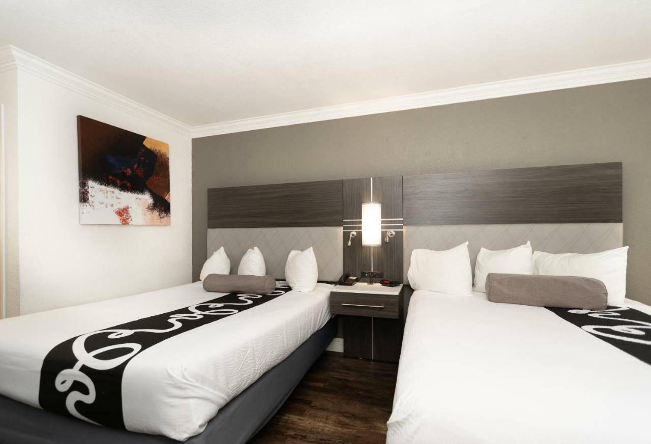 Quadruple Room with Two Queen Beds - Disability Access/Non Smoking