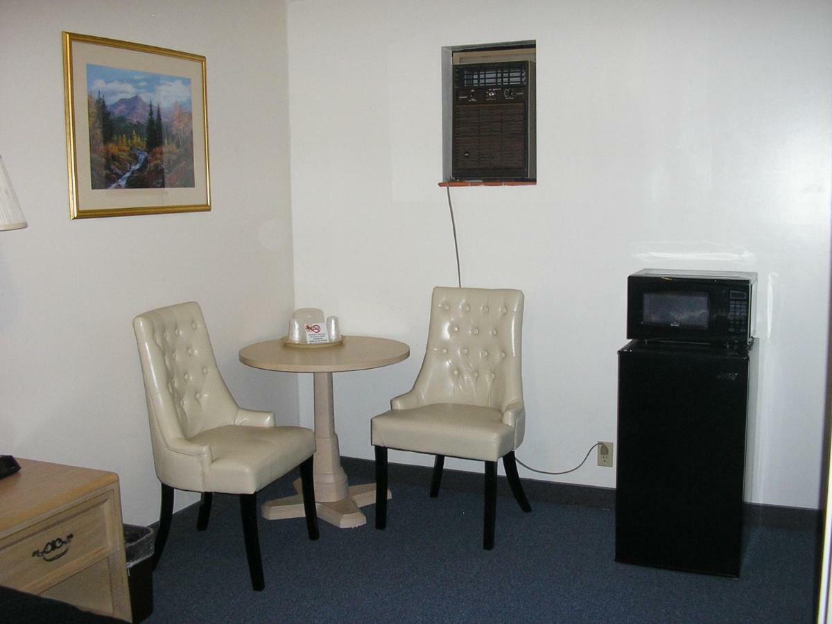 Standard Queen Room