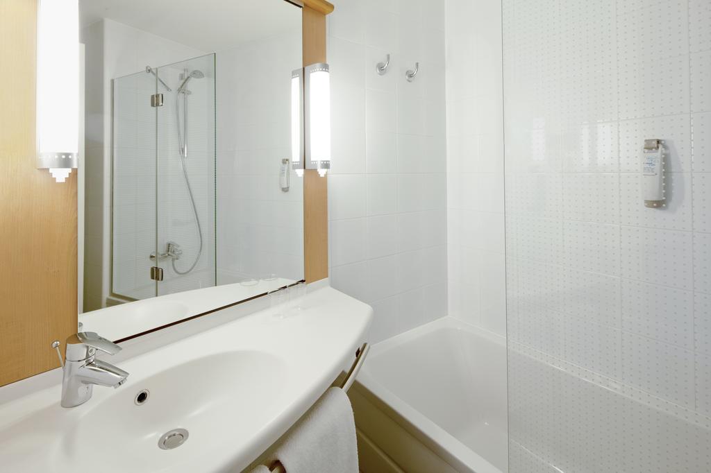 Standard Double Room,707722903:JPEG
