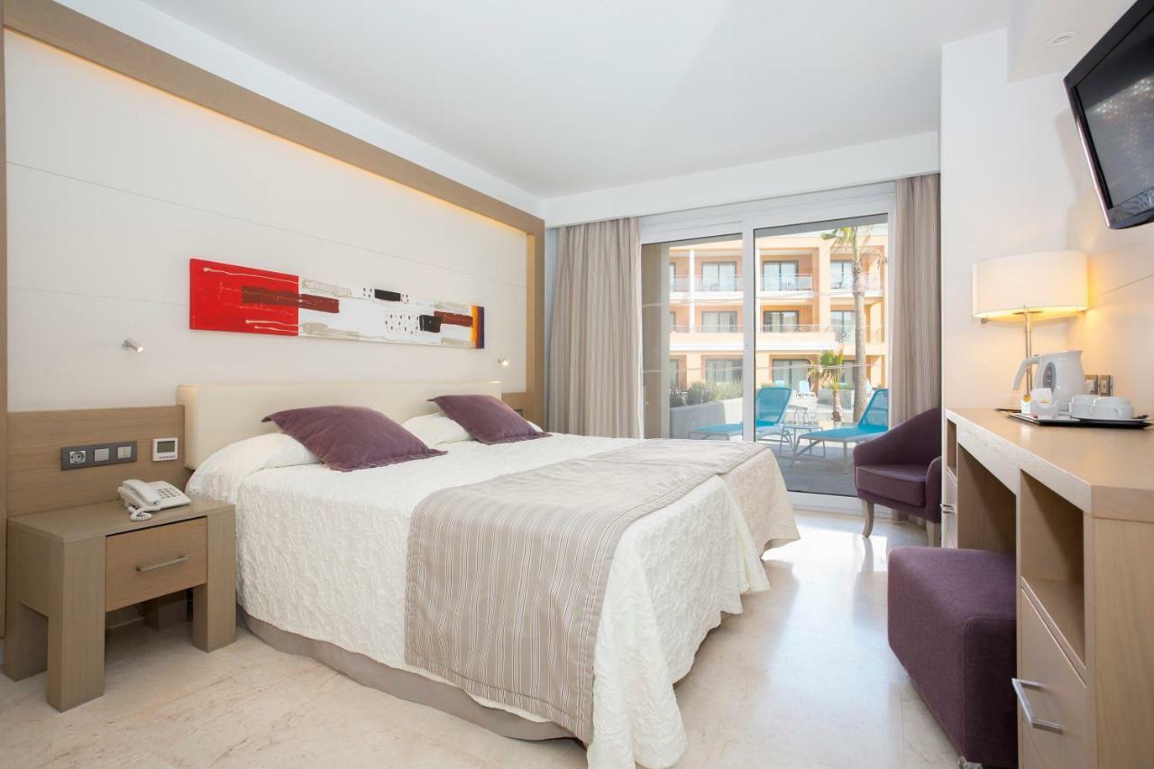 Deluxe Double or Twin Room with Private Pool,789339555:JPEG