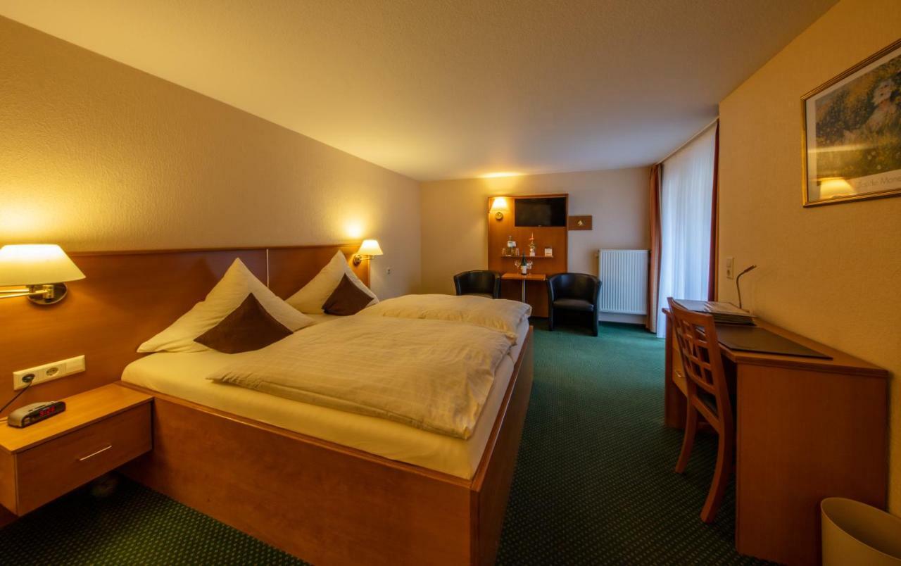 Doppelzimmer mit Balkon