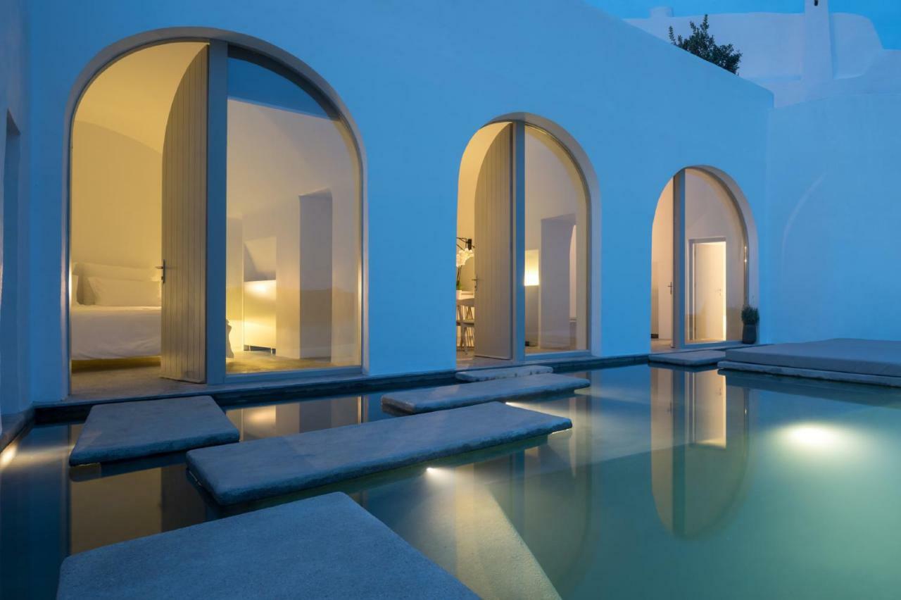 Grande Suite avec Piscine à Débordement Extérieure Privée - Vue sur Caldeira