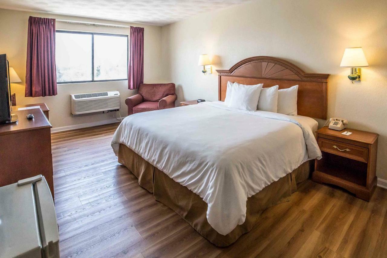 Standard King Room