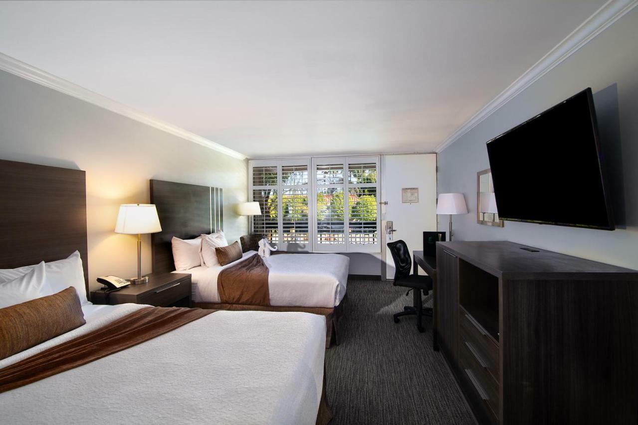 Queen Room with Two Queen Beds - Disability Access