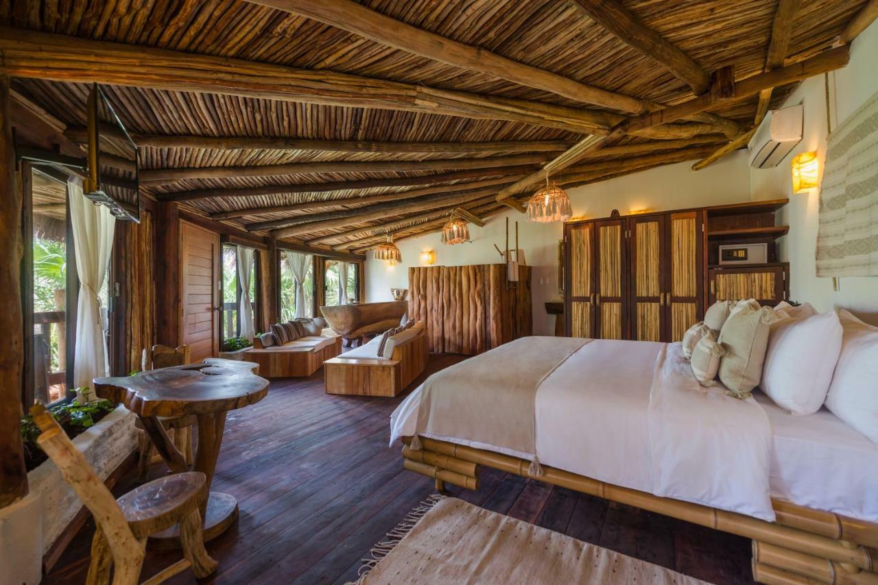 Suíte com Cama King-size e Vista do Jardim na Torre Redonda
