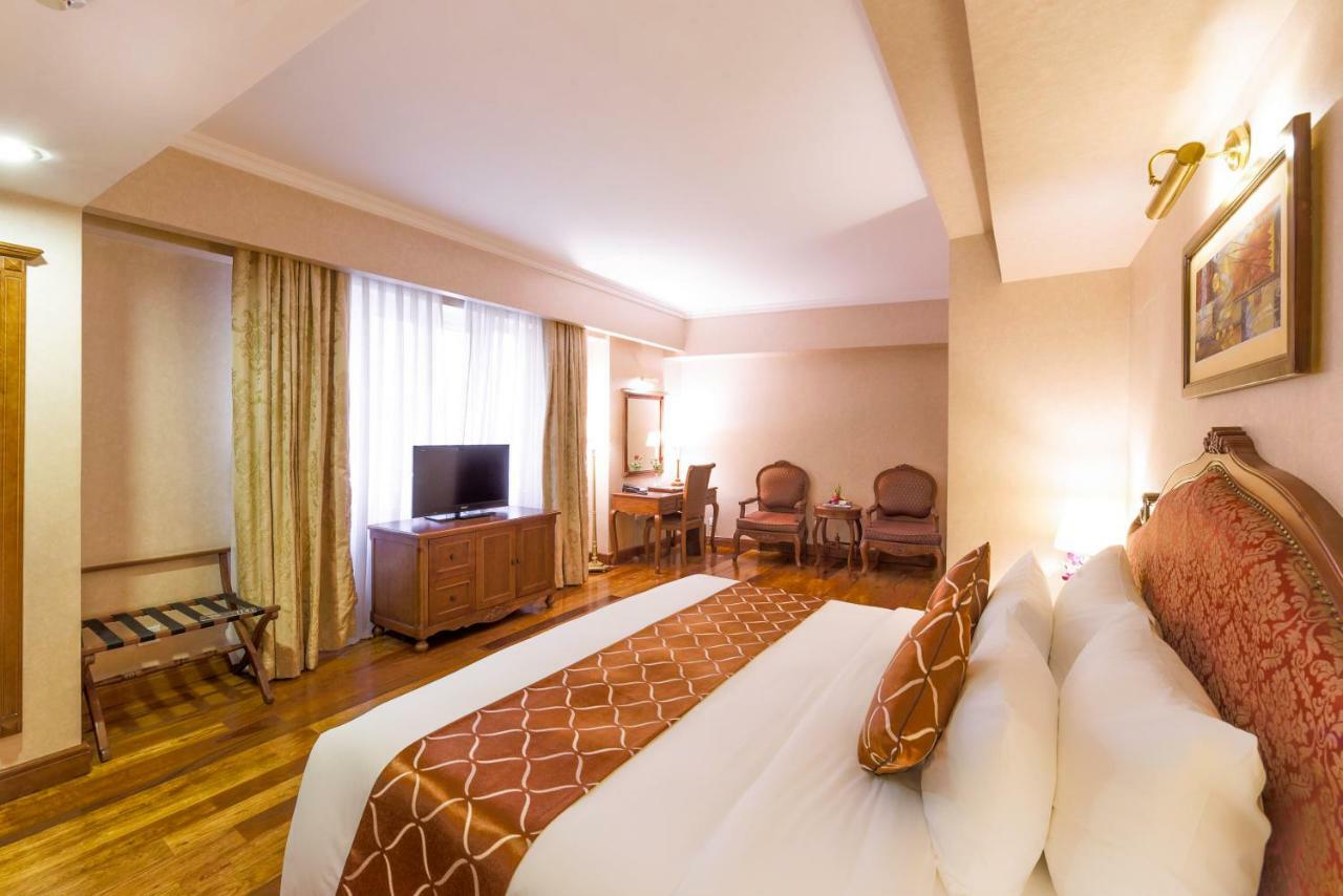 Chambre Lit King-Size Deluxe - Vue sur Ville ou Cour Intérieure