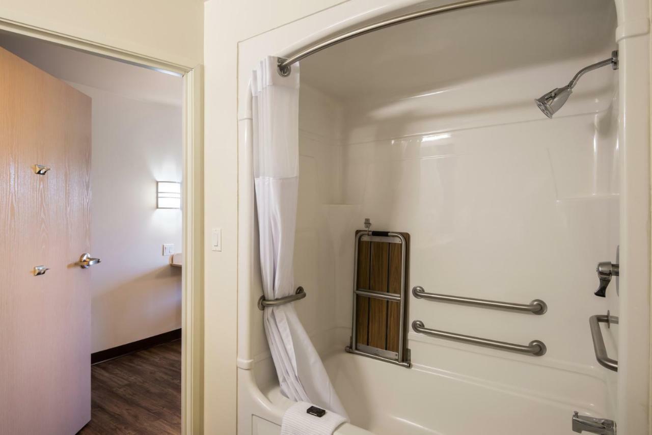Accessible Queen Room