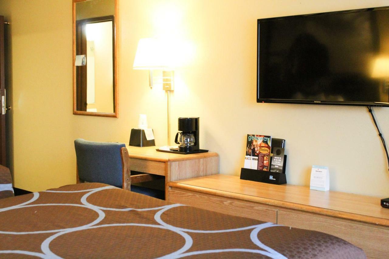 Queen Room - Mobility Access/Non-Smoking