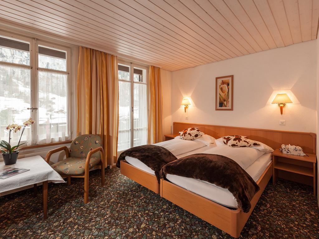 Double Room with Balcony and Mountain View