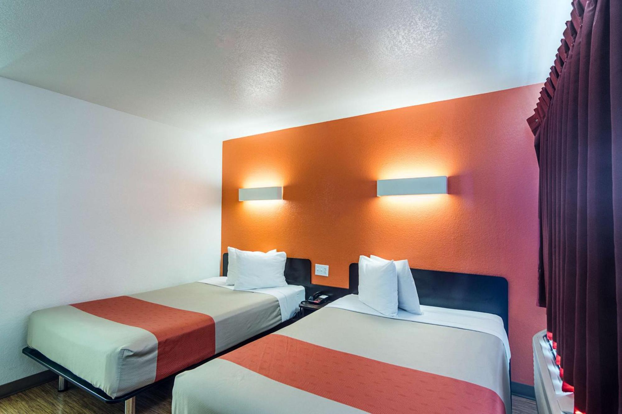 Deluxe Quadruple Room Non-Smoking,698179695:JPEG