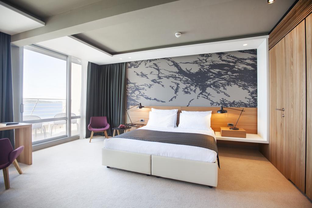 Executive Suite with Sea View and Balcony