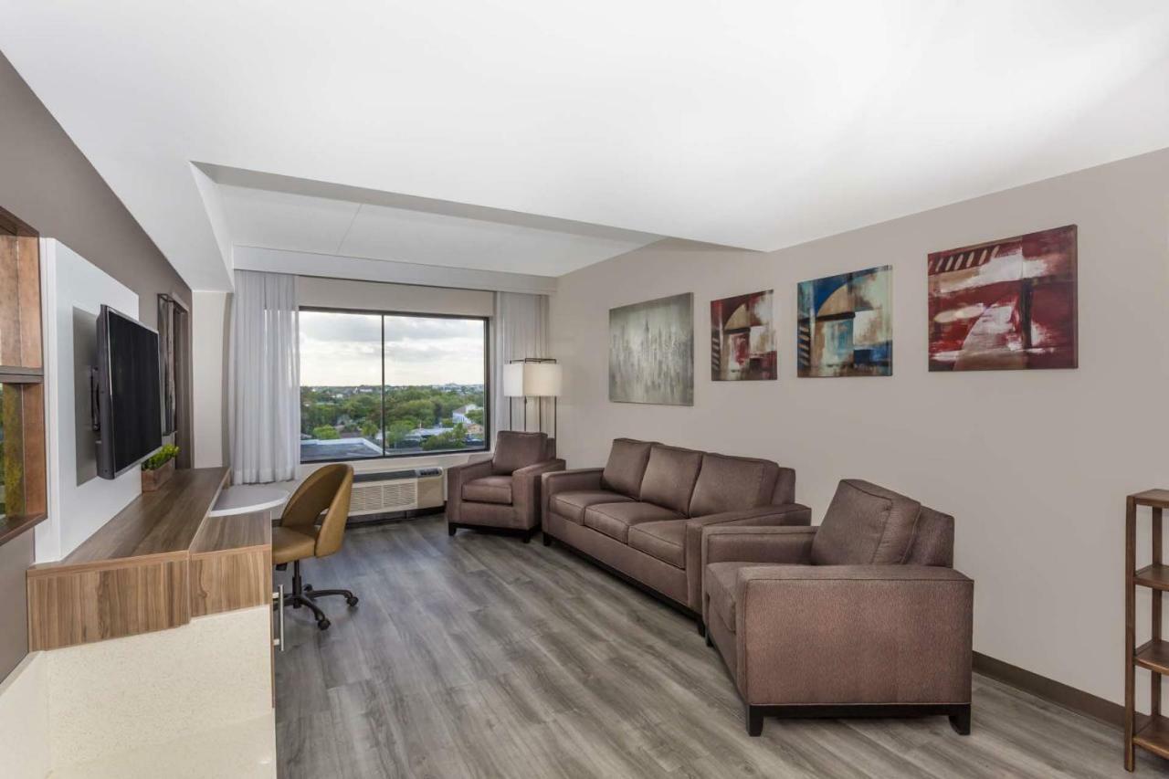 One-Bedroom Suite with Two Queen Beds - Non-Smoking