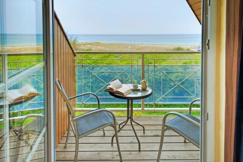 Doppelzimmer mit Balkon und Meerblick