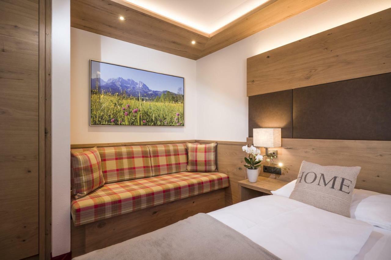 Deluxe Family Suite,800366892:JPEG