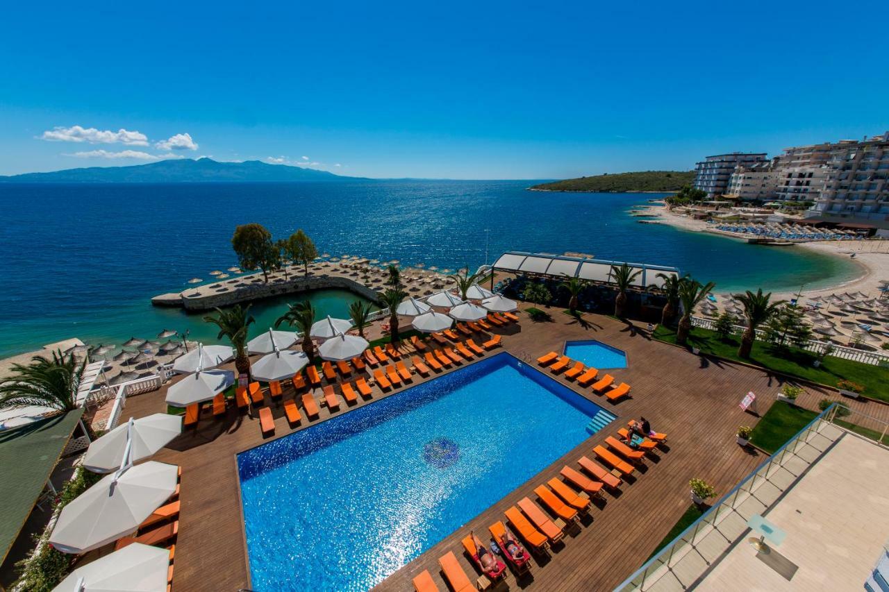 Camera Familiare con 2 Camere da Letto, Balcone e Vista Mare