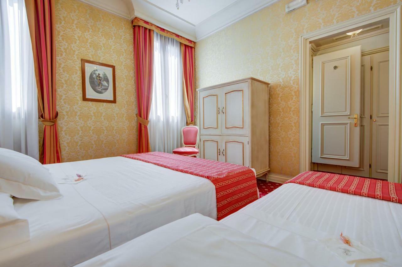 Quarto Duplo Superior com Cama Extra