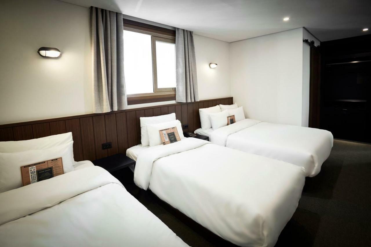 Triple Room,1223947537:JPEG