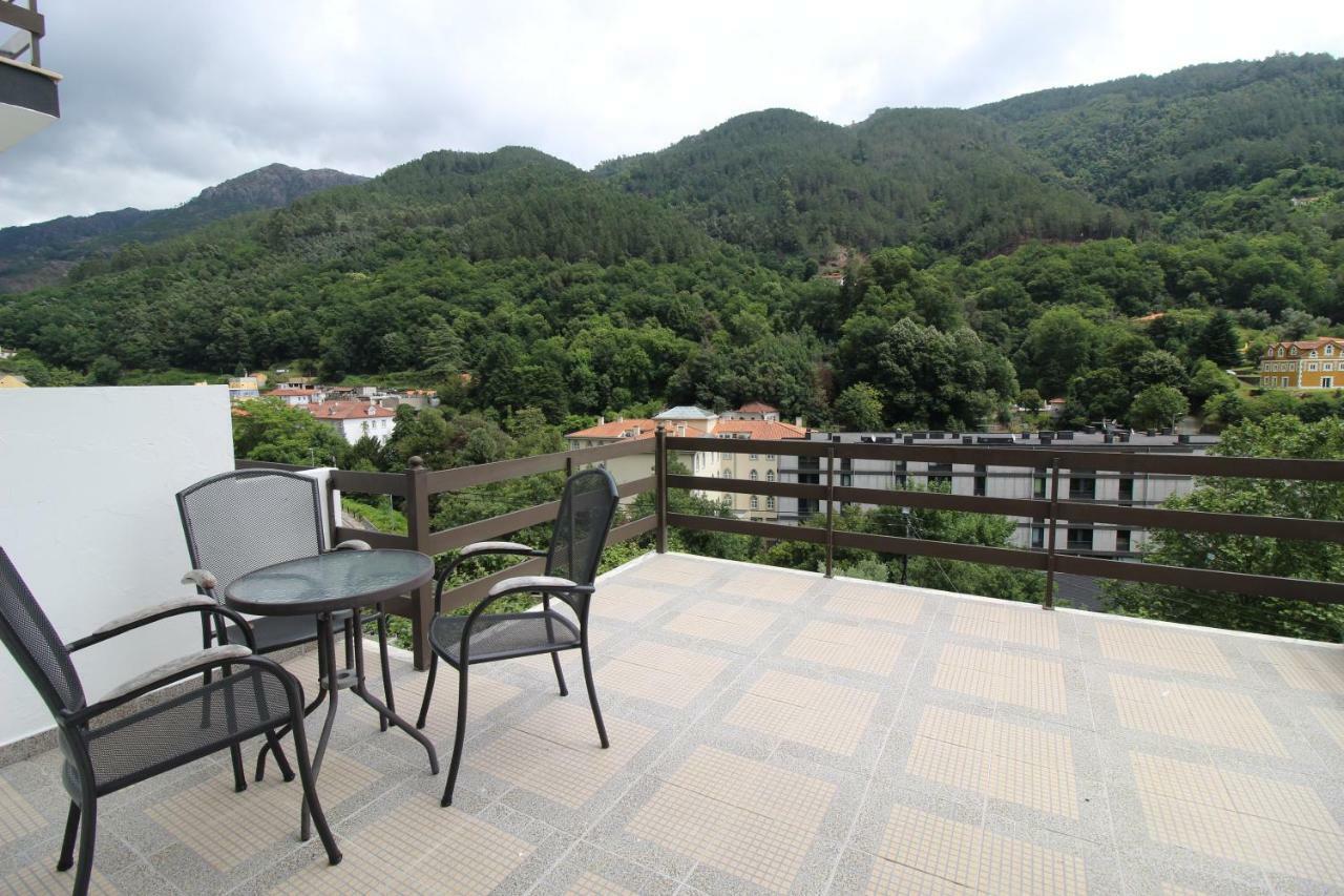 Quarto Triplo com Terraço