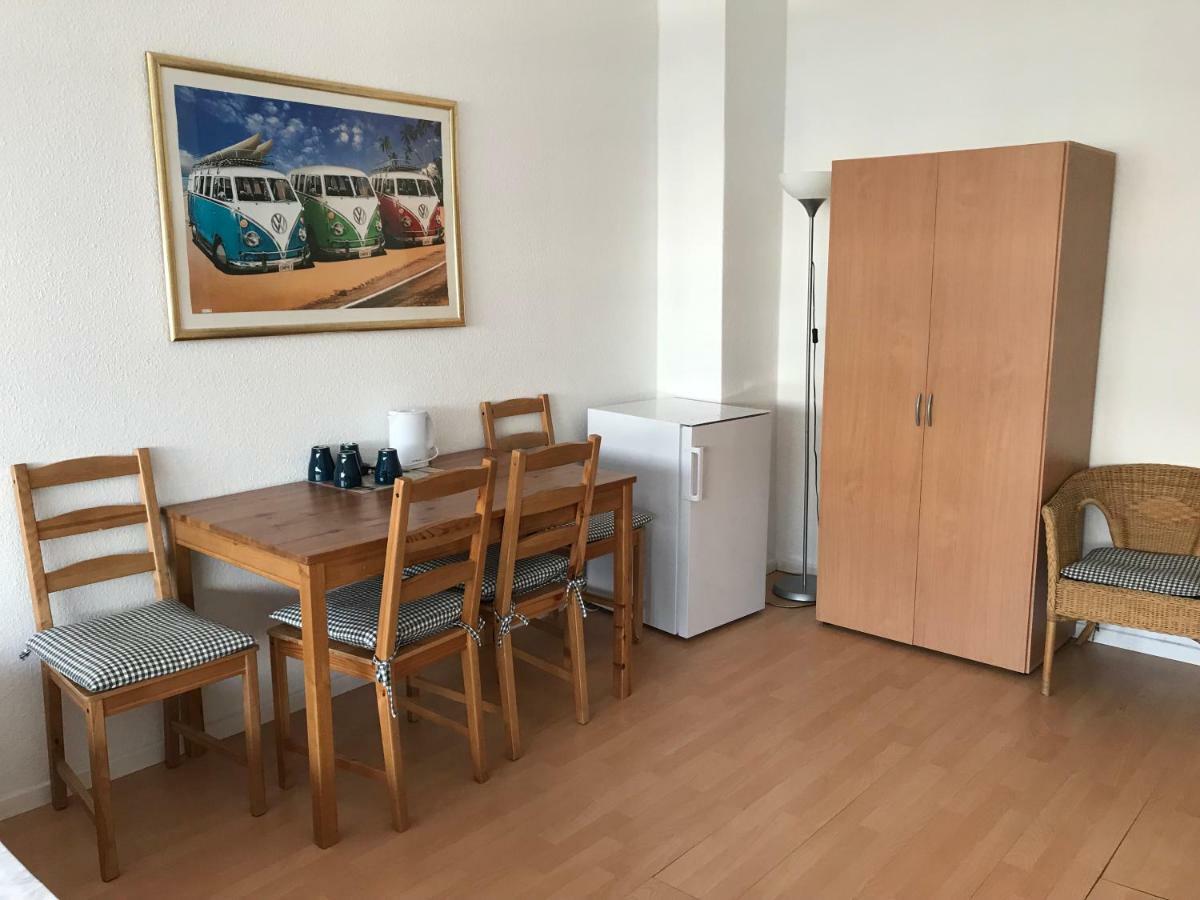 Vierbettzimmer mit Dusche