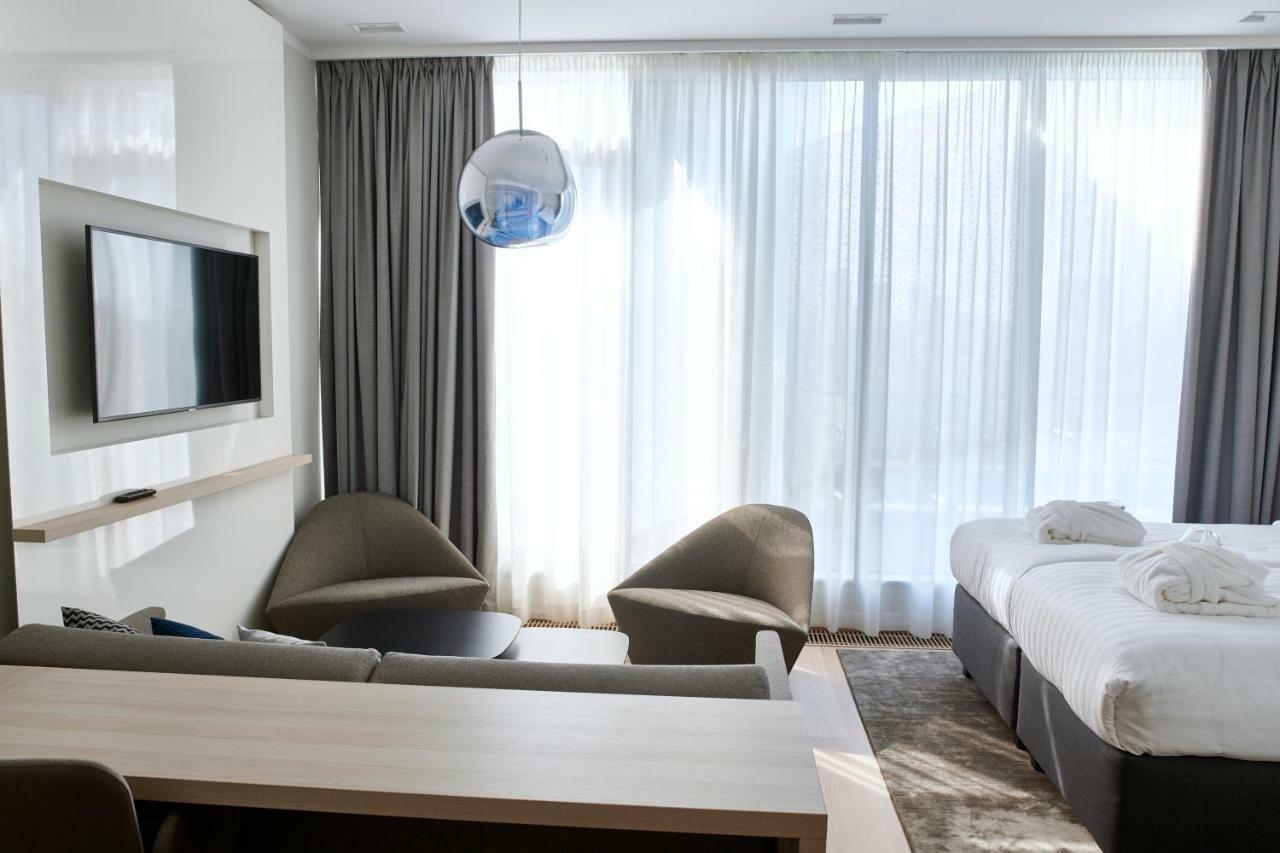 Deluxe Room with spa access,943218637:JPEG
