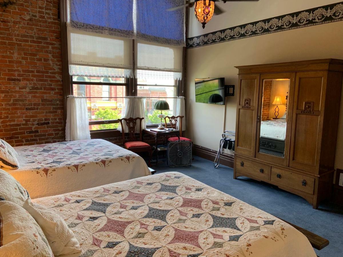 Deluxe Family Room