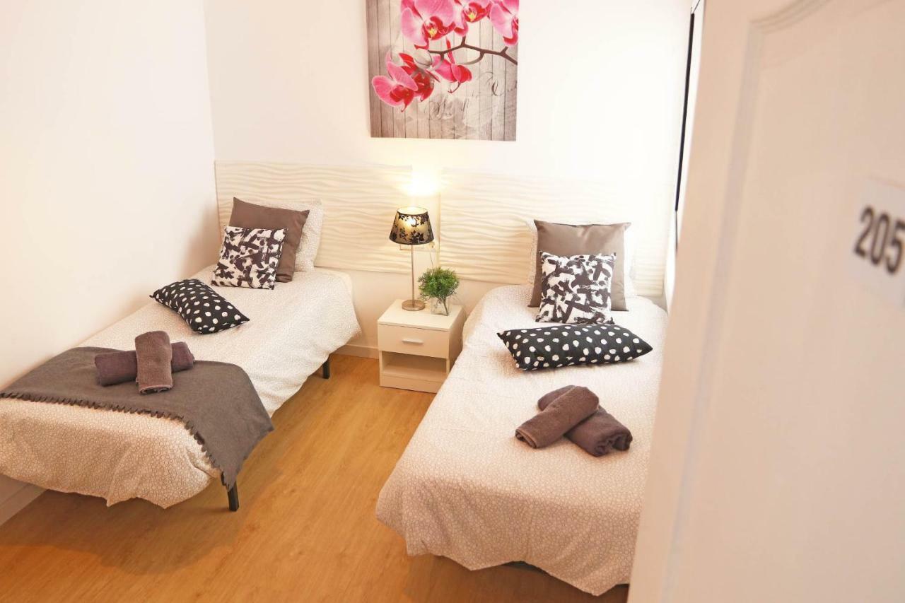 Twin Room,1589504840:JPEG