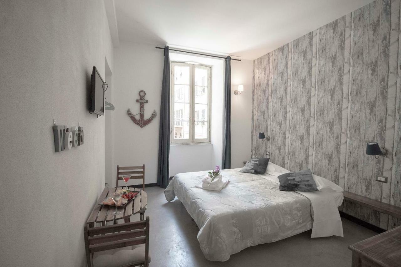 Camera Matrimoniale con Letto Supplementare (2 Adulti + 1 Bambino)
