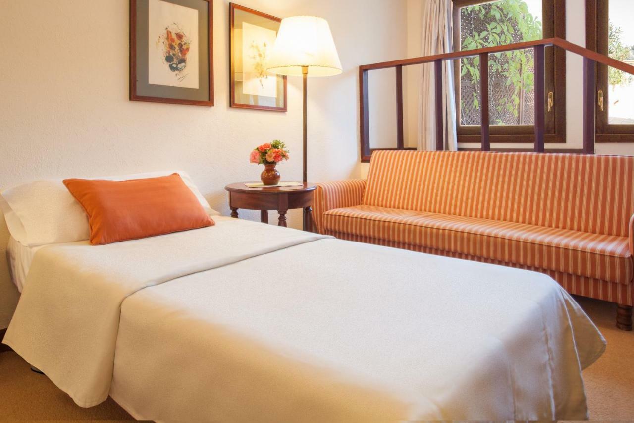 Habitación Triple con balcón