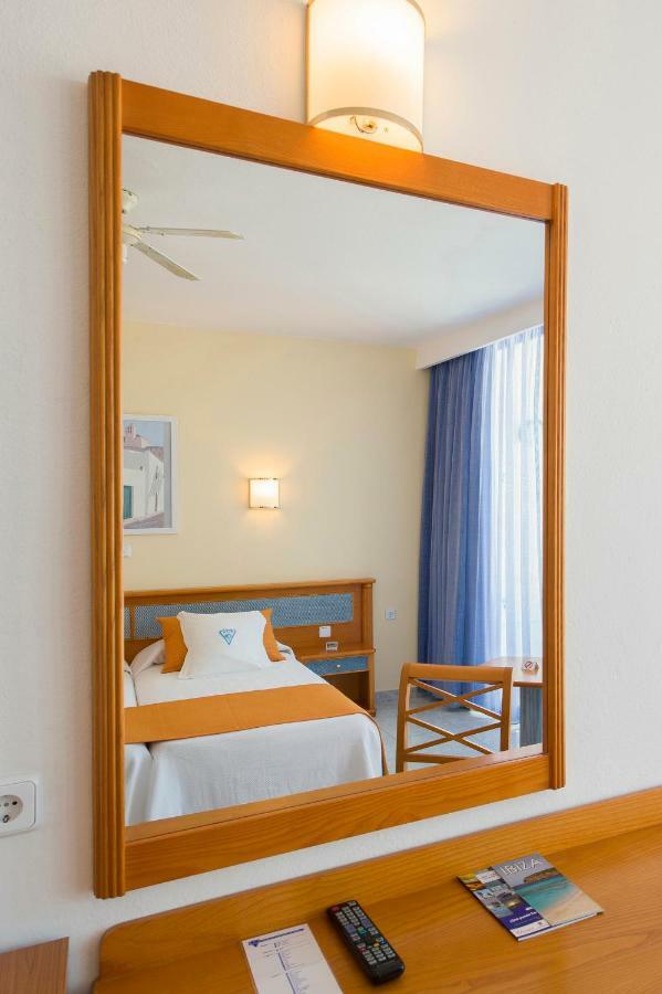 Double Room with Sea View,817785296:JPEG