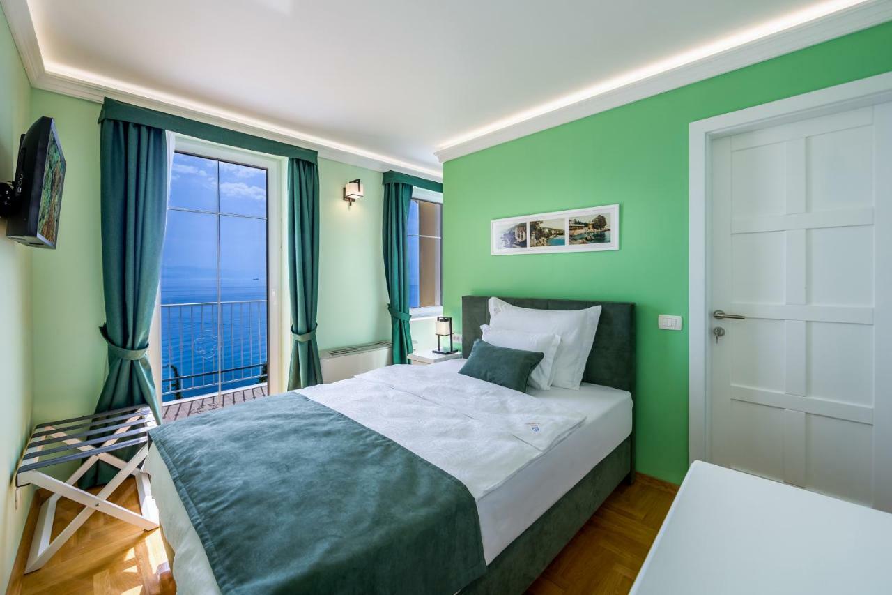 Einzelzimmer mit Balkon
