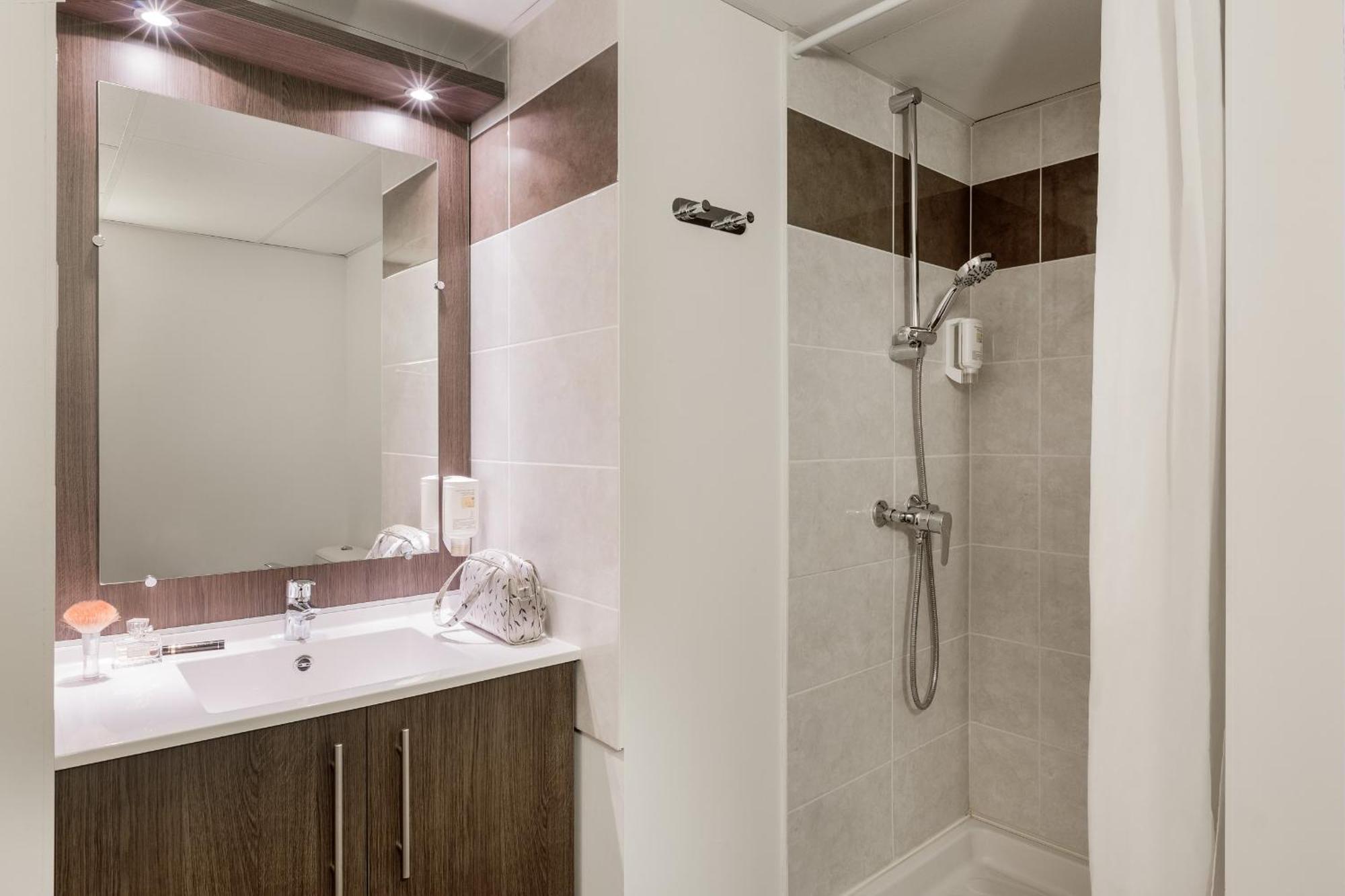 One-Bedroom Apartment,191807764:JPEG
