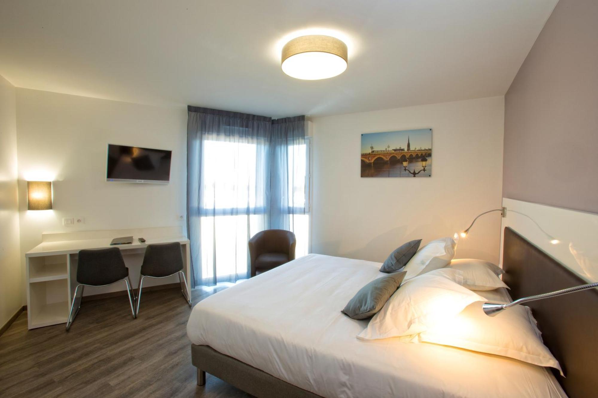 Business Studio 1-2 Persons (Double Bed),990220312:JPEG